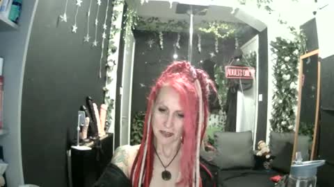 Snapshot of saucysky chatting on 20, 5, 2026 SaucySky online show from 20, 5, 2026