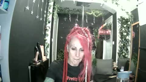 Snapshot of saucysky chatting on 25, 5, 2026 SaucySky online show from 25, 5, 2026
