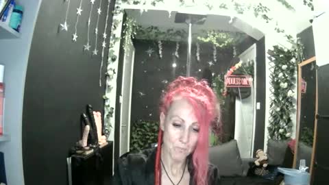 Snapshot of saucysky chatting on 28, 5, 2026 SaucySky online show from 28, 5, 2026