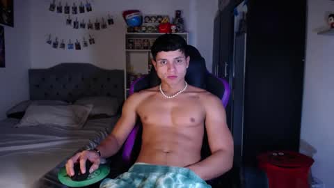 Snapshot of saulomiralles chatting on 24, 4, 2026 Saulo online show from 24, 4, 2026