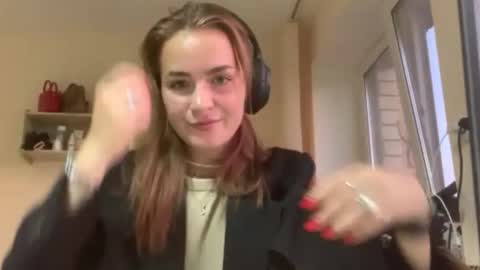 Snapshot of saundrayeeloy chatting on 8, 9, 2025 Martha online show from 8, 9, 2025