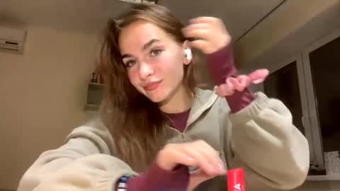 Snapshot of saundrayeeloy chatting on 4, 10, 2025 Martha online show from 4, 10, 2025