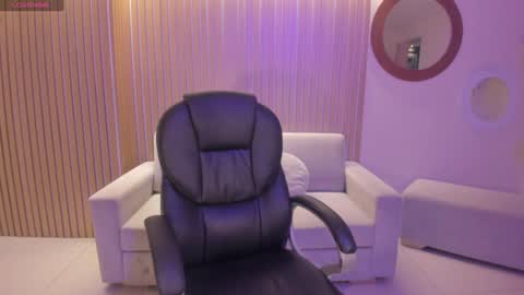 S a v a n n a h  online show from 14, 1, 2025