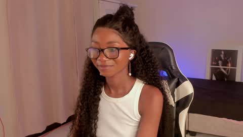 Savannahwildee online show from 21, 12, 2024