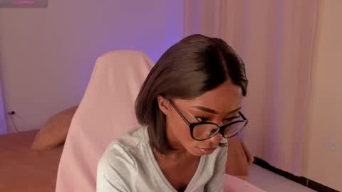 Savannahwildee online show from 5, 2, 2025