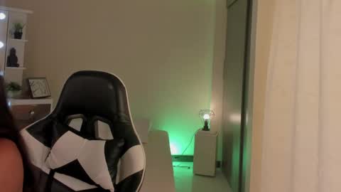 Savannahwildee online show from 2, 3, 2025