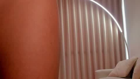 Savannahwildee online show from 11, 9, 2025