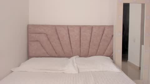 Savannahwildee online show from 7, 2, 2026