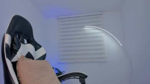 Snapshot of savannahwildee chatting on 7, 8, 2026 Savannahwildee online show from 7, 8, 2026