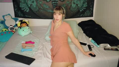 Snapshot of savethebea chatting on 6, 1, 2025 Bea online show from 6, 1, 2025