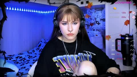 Snapshot of say_mary chatting on 16, 12, 2024 pronoun she. name Mary. age 21. online show from 16, 12, 2024