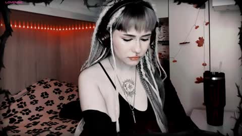 Snapshot of say_mary chatting on 6, 1, 2025 pronoun she. name Mary. age 21. online show from 6, 1, 2025