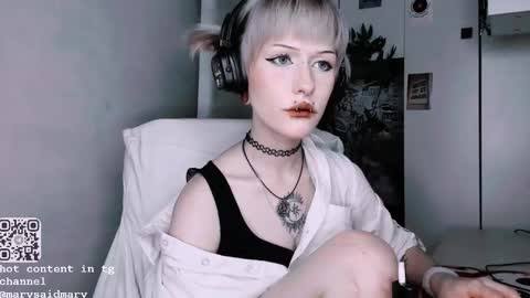 Snapshot of say_mary chatting on 26, 9, 2025 pronoun she. name Mary. age 21. online show from 26, 9, 2025