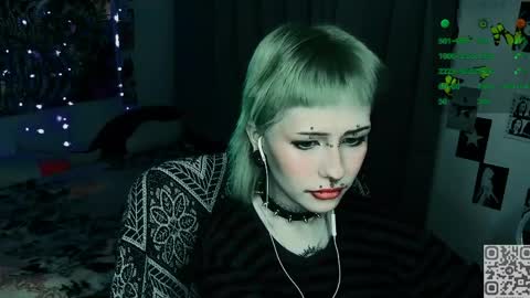 pronoun she. name Mary. age 21. online show from 30, 3, 2026