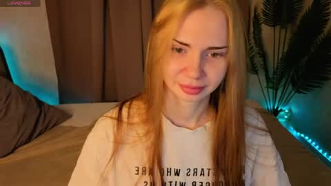 Kira  GMT 7 Mon Thu-Sun  0800am-0200pm  online show from 15, 4, 2026