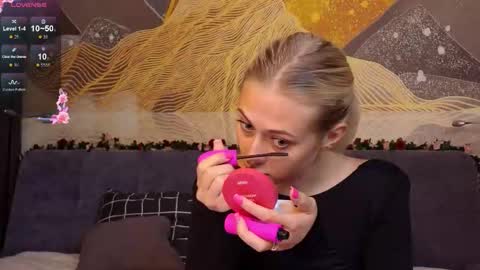 Snapshot of sayselena chatting on 10, 9, 2025 Hello guys our name is Emily Nicole Alice. We are very funny and love to spend time well online show from 10, 9, 2025