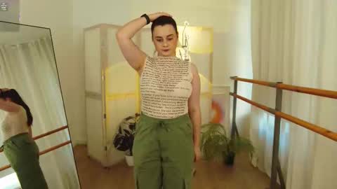 Snapshot of sbella_sweet chatting on 26, 9, 2025 Bella online show from 26, 9, 2025