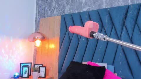 scarleett jones online show from 10, 2, 2025