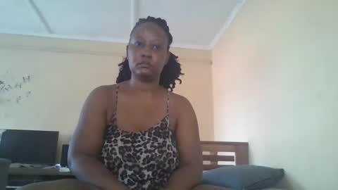 scarlet_25142359 online show from 17, 10, 2025