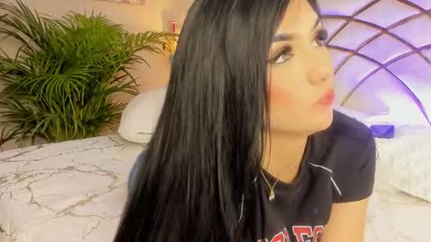 Snapshot of scarlet__hill chatting on 4, 1, 2025 scarlet hill online show from 4, 1, 2025