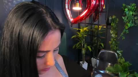 Scarlet Edwars online show from 28, 2, 2025