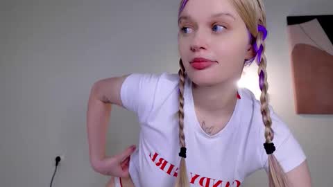 scarlet_enchantress online show from 17, 11, 2025