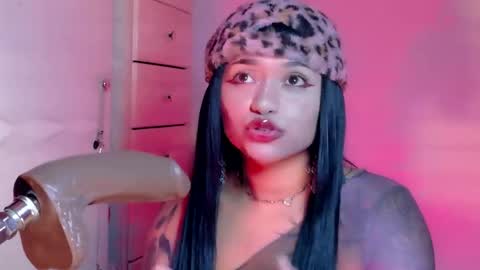scarlet_gold online show from 13, 5, 2026