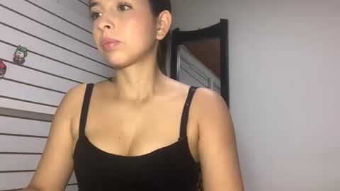 scarlet_muse18 online show from 25, 3, 2026