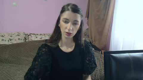 Scarlet online show from 15, 5, 2026
