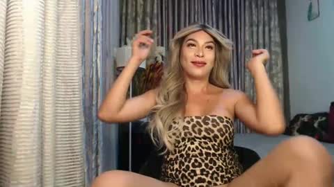 Snapshot of scarlet_ts69 chatting on 8, 1, 2025 scarlet online show from 8, 1, 2025