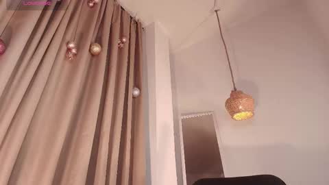 scarlet_veil online show from 6, 1, 2026