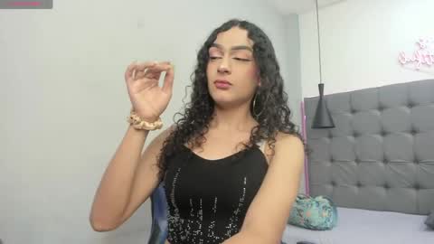 Snapshot of scarletcherry18 chatting on 8, 5, 2026 scarlet online show from 8, 5, 2026