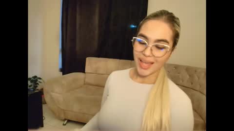 Alaia Domina online show from 4, 3, 2026