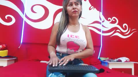 Scarleth online show from 12, 11, 2025