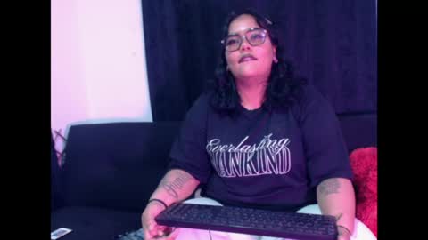 scarlethh_ss online show from 2, 6, 2026