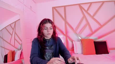 Snapshot of scarletpunk_ chatting on 31, 12, 2024 Scarlet online show from 31, 12, 2024