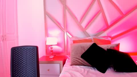 Snapshot of scarletpunk_ chatting on 1, 2, 2025 Scarlet online show from 1, 2, 2025