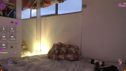 Snapshot of scarlett_diamond chatting on 23, 4, 2026 Scarlett Thumb up please help me 100 its important online show from 23, 4, 2026