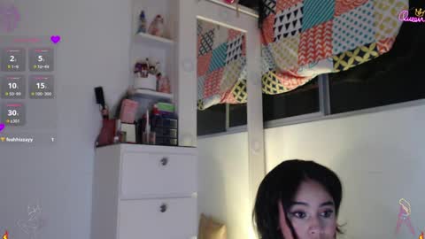 Snapshot of scarlett_diamond chatting on 2, 5, 2026 Scarlett Thumb up please help me 100 its important online show from 2, 5, 2026