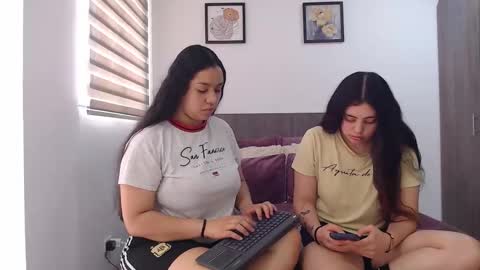 Scarlett and Jazmin online show from 11, 2, 2026