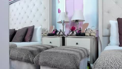 Snapshot of scarlett_leblanc_ chatting on 4, 5, 2026 scarlett_leblanc_ online show from 4, 5, 2026