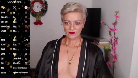 Snapshot of scarlett_paris chatting on 4, 1, 2025 Scarlett online show from 4, 1, 2025