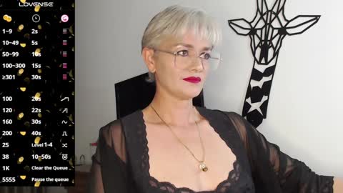 Snapshot of scarlett_paris chatting on 5, 2, 2025 Scarlett online show from 5, 2, 2025