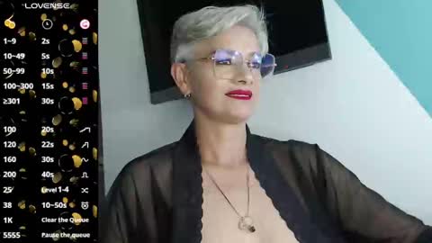 Snapshot of scarlett_paris chatting on 4, 3, 2025 Scarlett online show from 4, 3, 2025