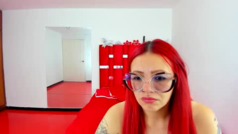 Snapshot of scarlett_red_11 chatting on 24, 4, 2026 scarlett_red_11 online show from 24, 4, 2026