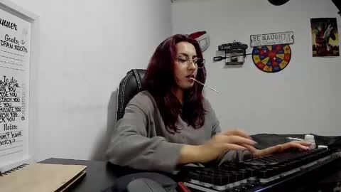 Snapshot of scarlett_sen chatting on 27, 12, 2024 Mistress Scarlett online show from 27, 12, 2024