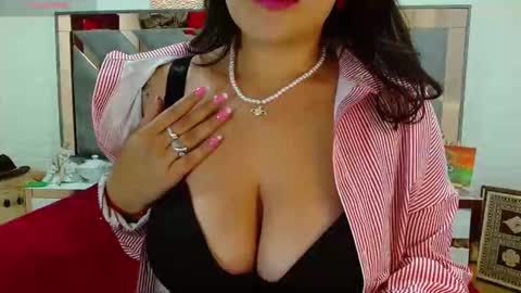 Snapshot of scarlett_tits92 chatting on 22, 12, 2025 hellen online show from 22, 12, 2025