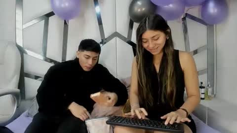 Scarlett and Lucas online show from 3, 2, 2026