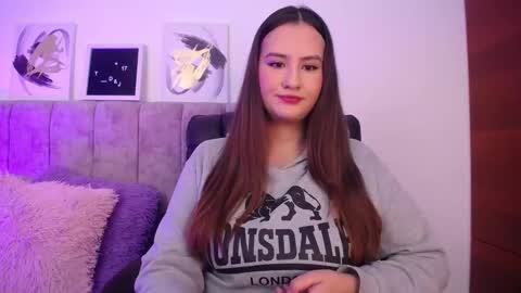 Snapshot of scarlettbrowmn chatting on 12, 1, 2025 Sara online show from 12, 1, 2025