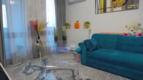 Scarlett online show from 9, 10, 2025